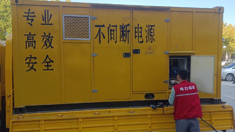 屯留柴油发电机组和UPS电源配合使用时，如何避免切换过程中的电力中断？